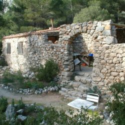 Almendra solitary cabin